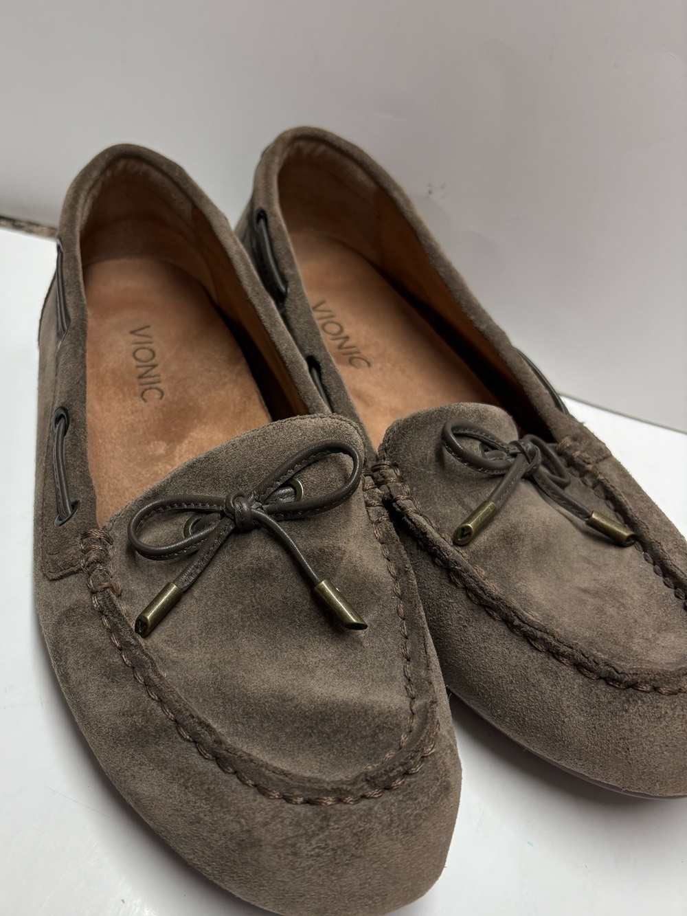 Vionic Virginia Taupe Suede Leather Loafers Driving Moccasins Neutral Sz 9 1/2